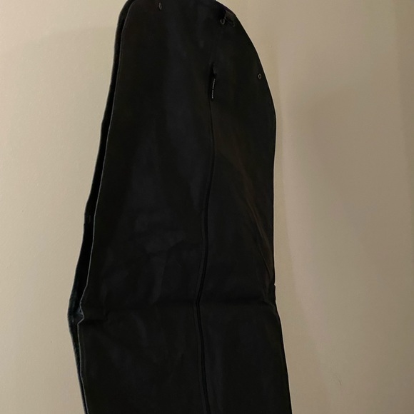 Canada Goose Garment Bag. New - Picture 4 of 7
